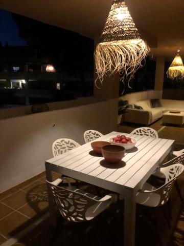 Center Beach 2 Beds Appartement Elviria Marbella Dış mekan fotoğraf