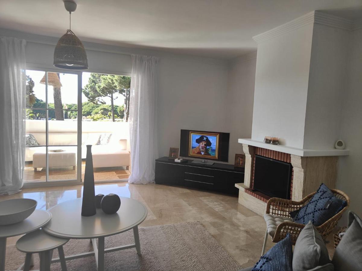 Center Beach 2 Beds Appartement Elviria Marbella Dış mekan fotoğraf